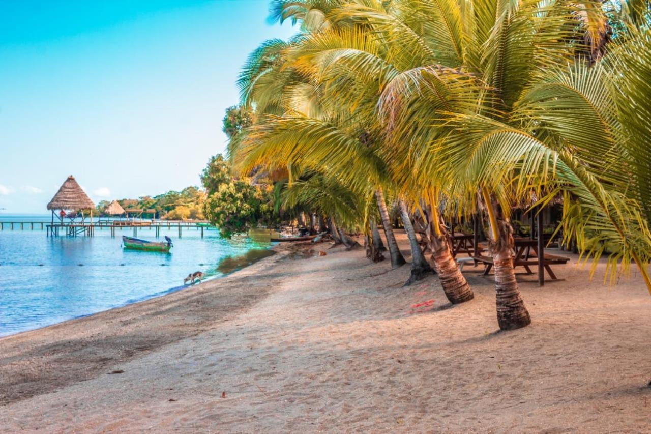 Denny'S Beach Resort Hotel Mariscos Exterior foto